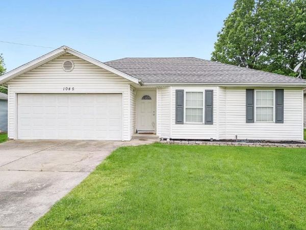 1045 N Dickerson Avenue , Springfield, MO 65803