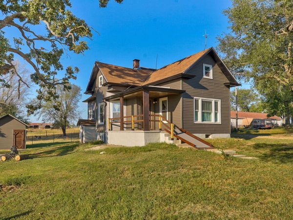 815 E Dade 202 , Everton, MO 65646
