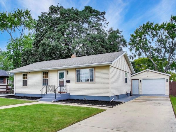1721 W Illinois Avenue , Aurora, IL 60506