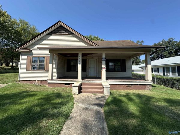 1528 Rayburn Avenue, Guntersville, AL 35976