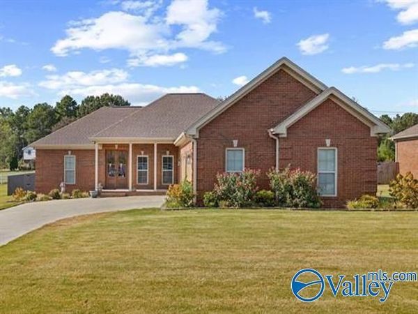 223 Oldenburg Drive, Killen, AL 35645