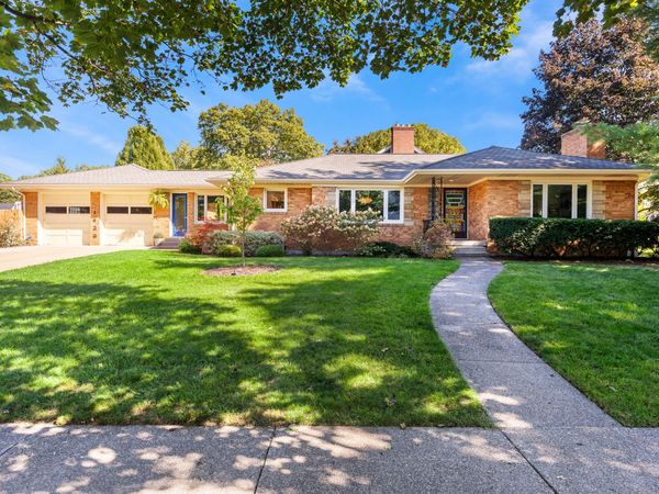 1426 Lake Grove Avenue SE, East Grand Rapids, MI 49506
