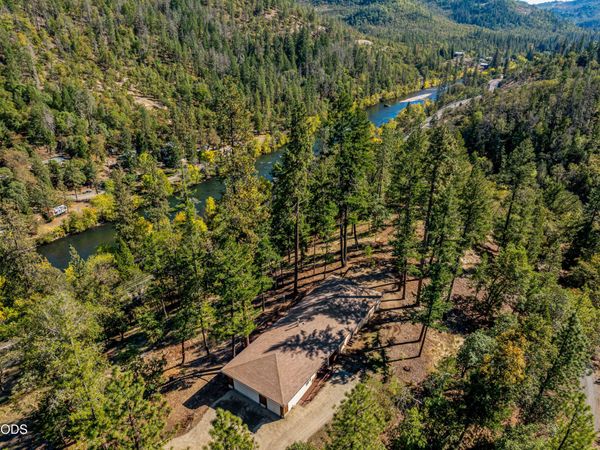 23131 Highway 62, Shady Cove, OR 97539