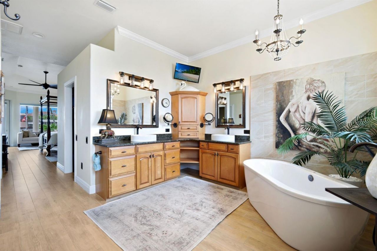 2047 SE 28th Terrace, Cape Coral, FL 33904 Photo