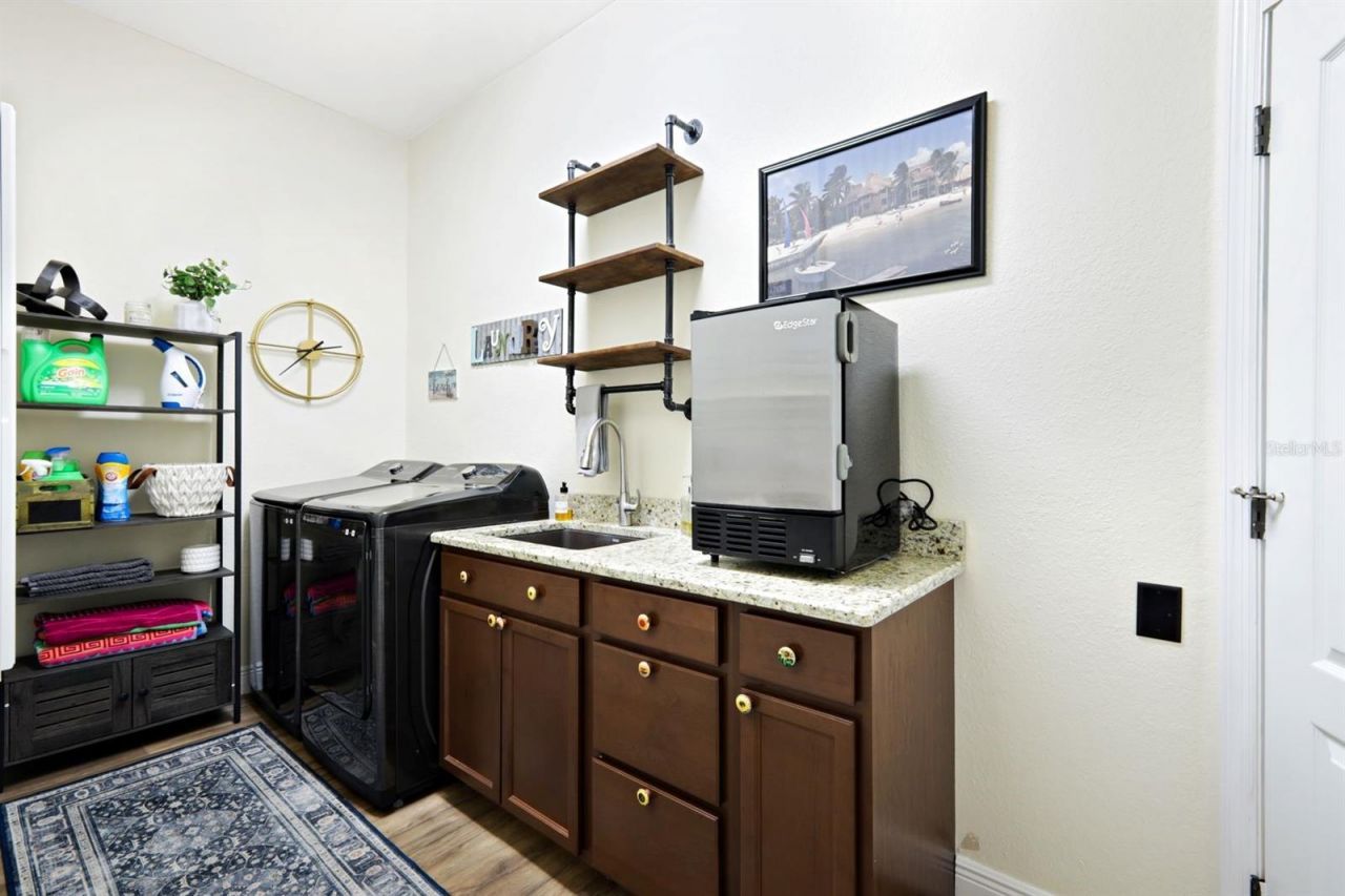 2047 SE 28th Terrace, Cape Coral, FL 33904 Photo