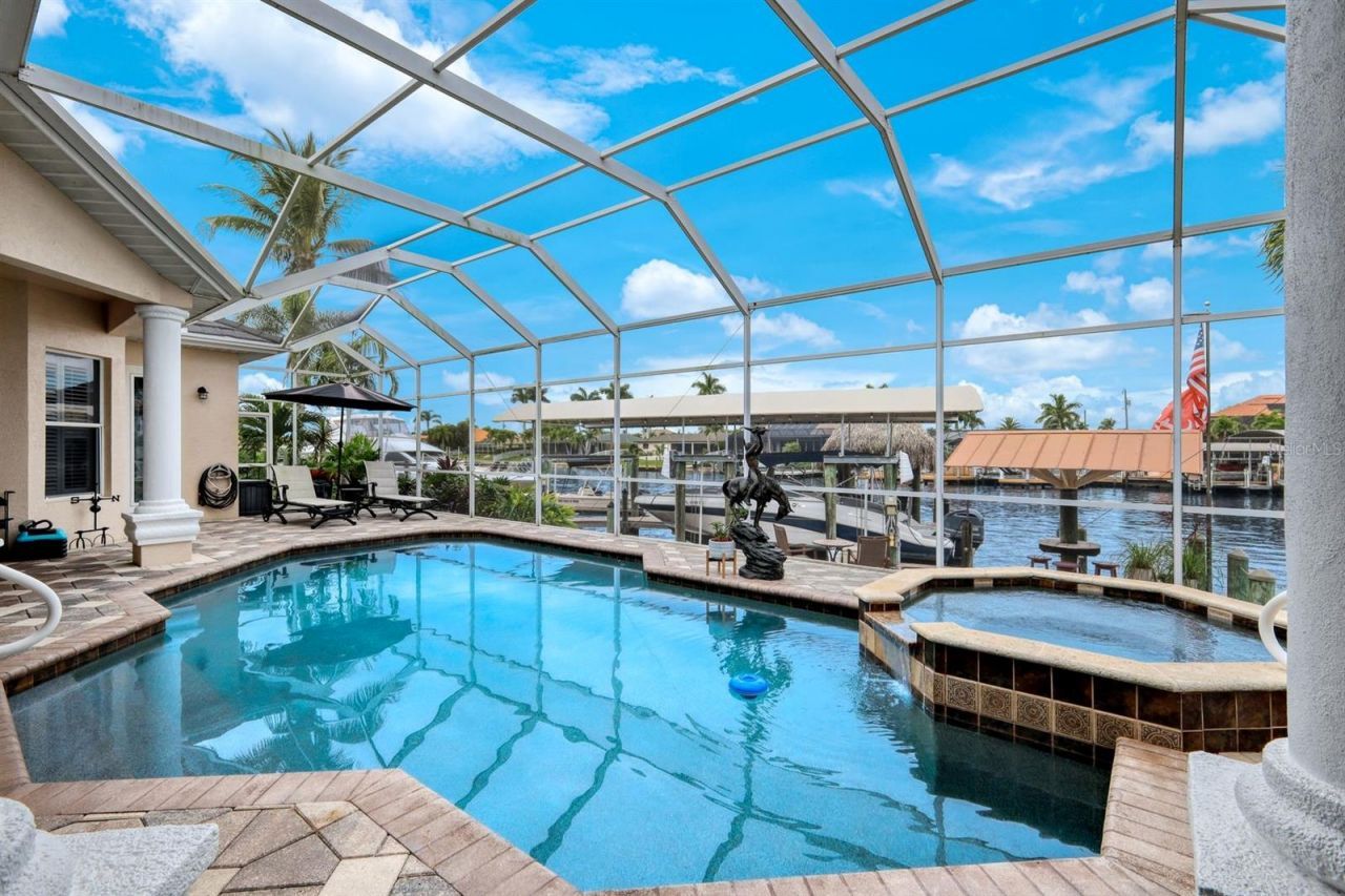 2047 SE 28th Terrace, Cape Coral, FL 33904 Photo