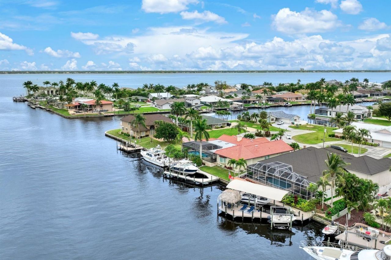 2047 SE 28th Terrace, Cape Coral, FL 33904 Photo
