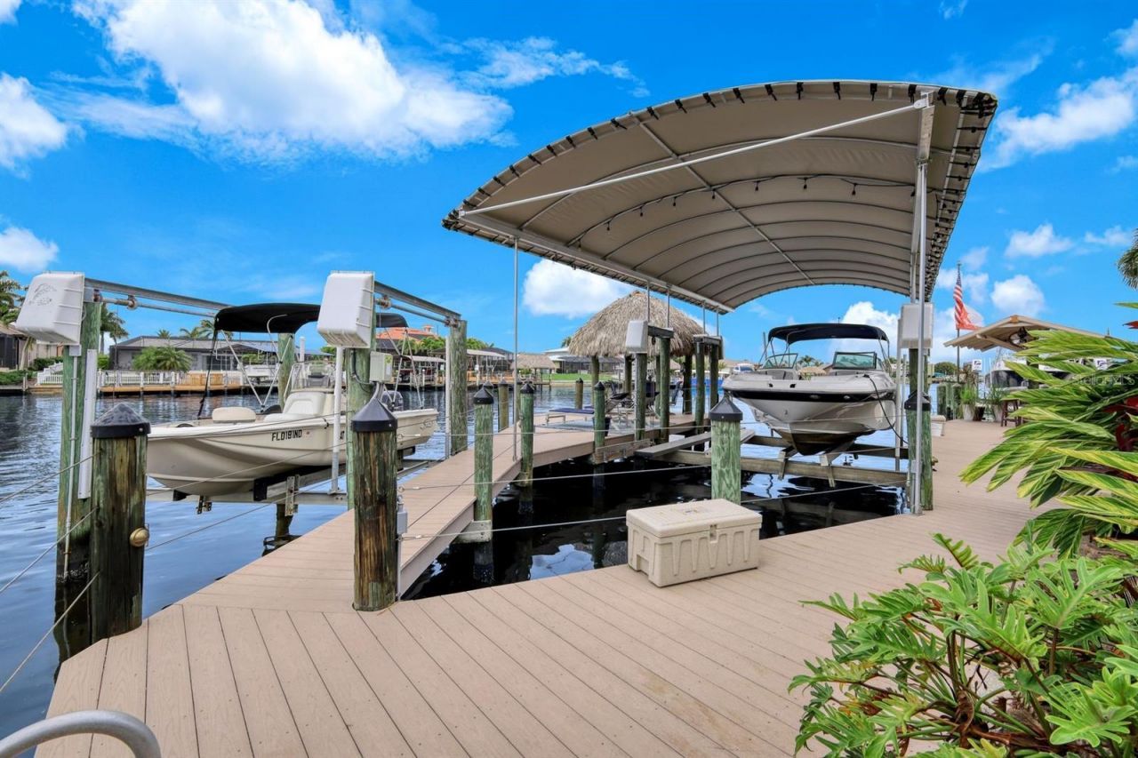 2047 SE 28th Terrace, Cape Coral, FL 33904 Photo