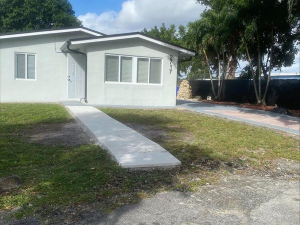 2717 SW 9TH Street, Unit A, Fort Lauderdale, FL 33312