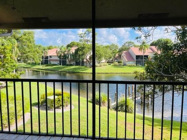 5621 Coach House Circle, Boca Raton, FL 33486