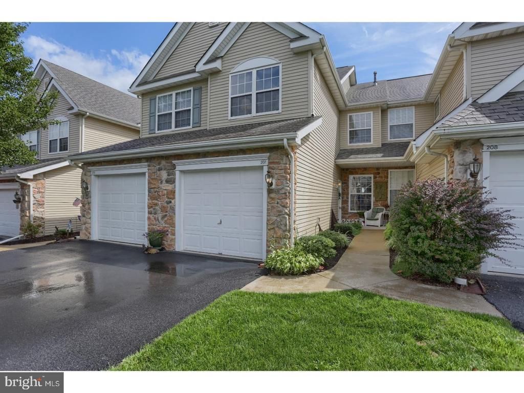 207 LAUREL COURT , MORGANTOWN, PA 19543