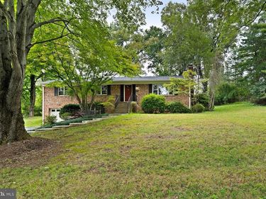 9908 MINBURN STREET, GREAT FALLS, VA 22066