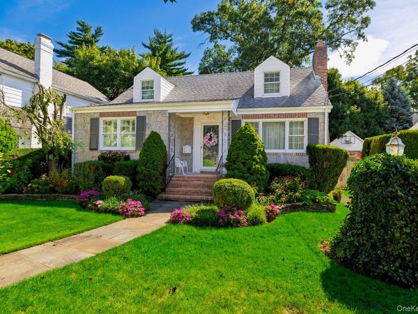 455 Morris Avenue , Rockville Centre, NY 11570