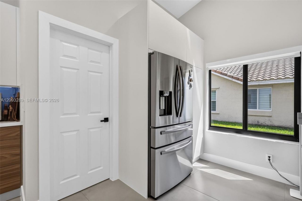 981 SW 126th Way, Davie, FL 33325 Photo