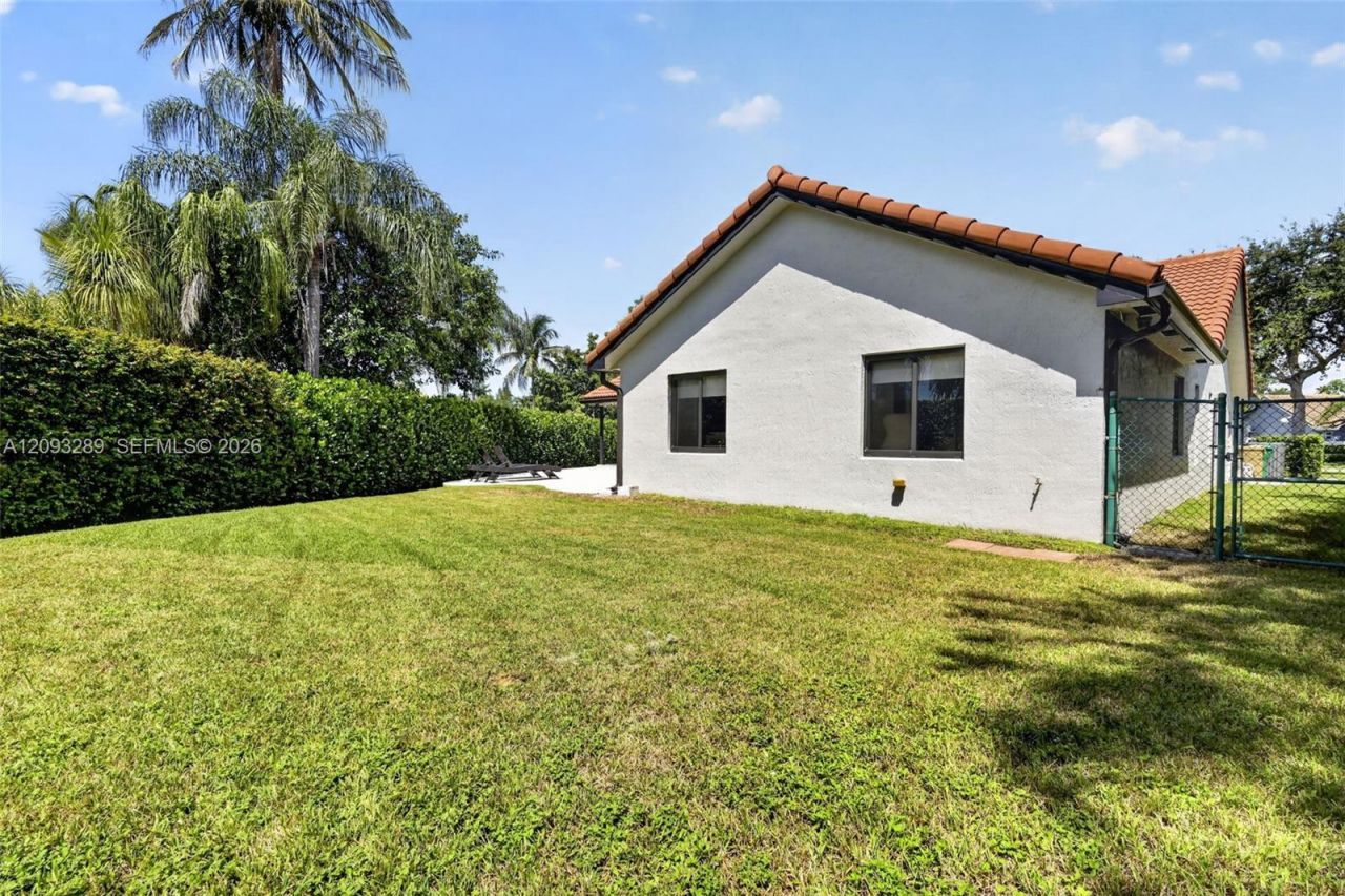 981 SW 126th Way, Davie, FL 33325 Photo