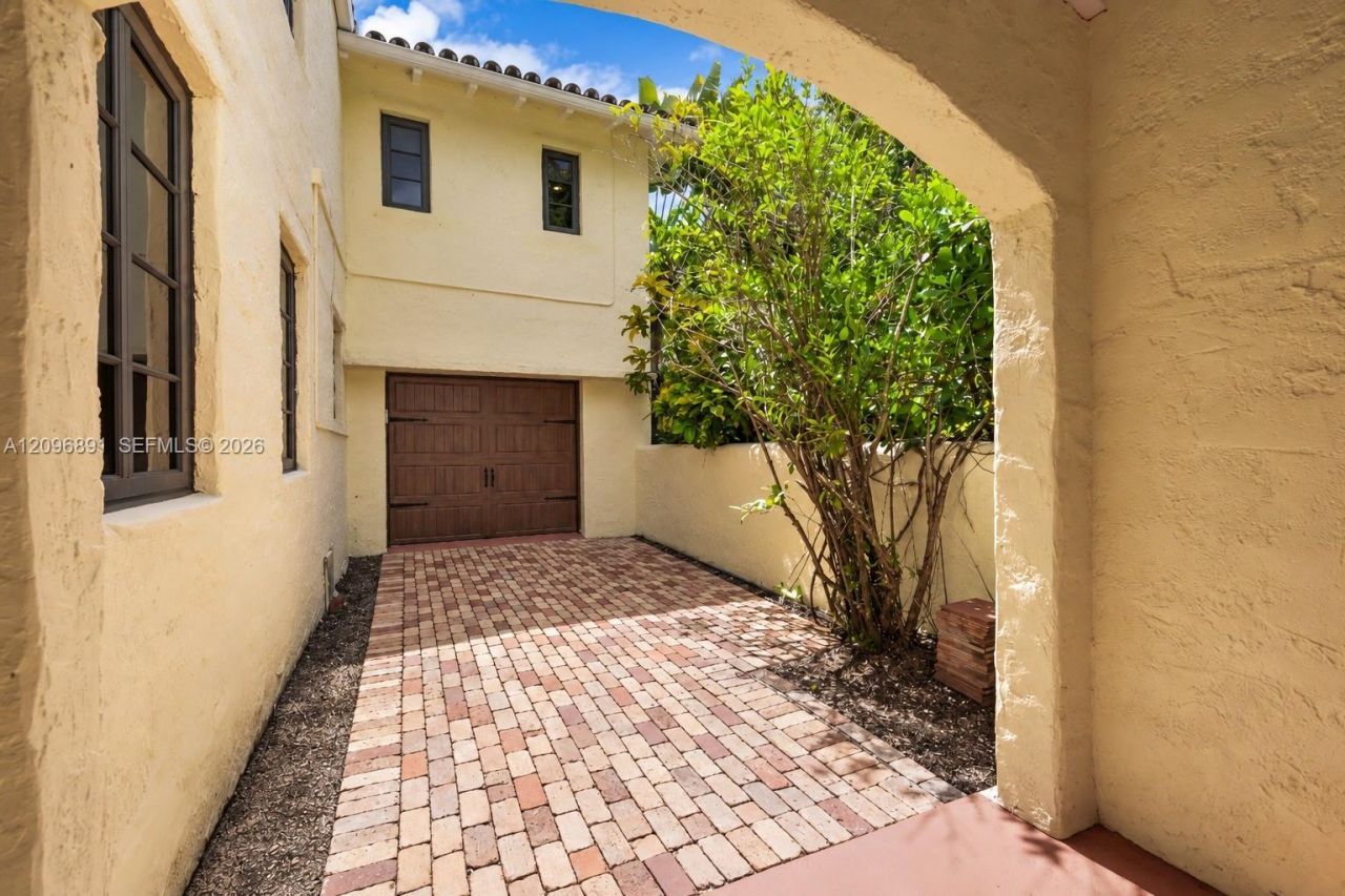 1140 Asturia Ave, Coral Gables, FL 33134 Photo