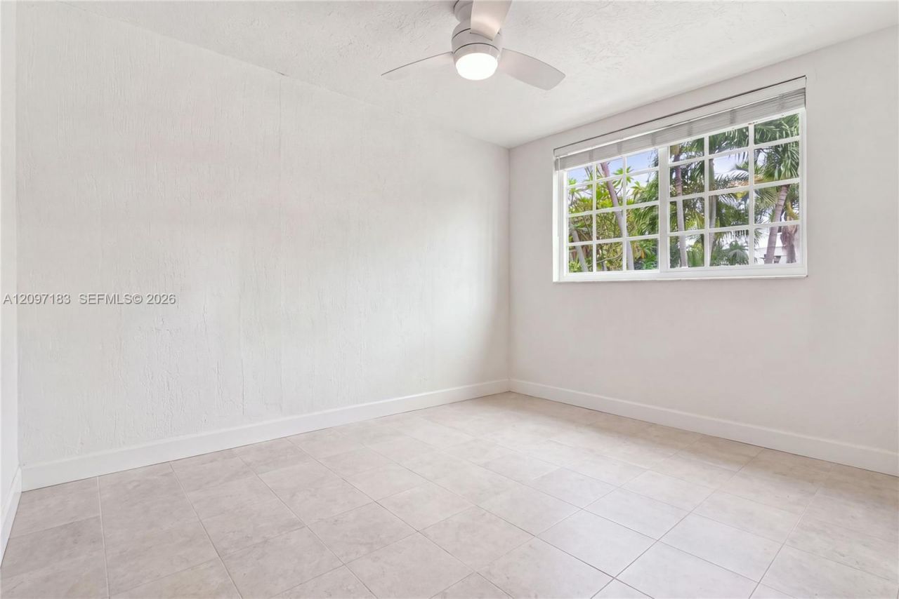 8827 Hawthorne Ave , Unit -, Surfside, FL 33154 Photo