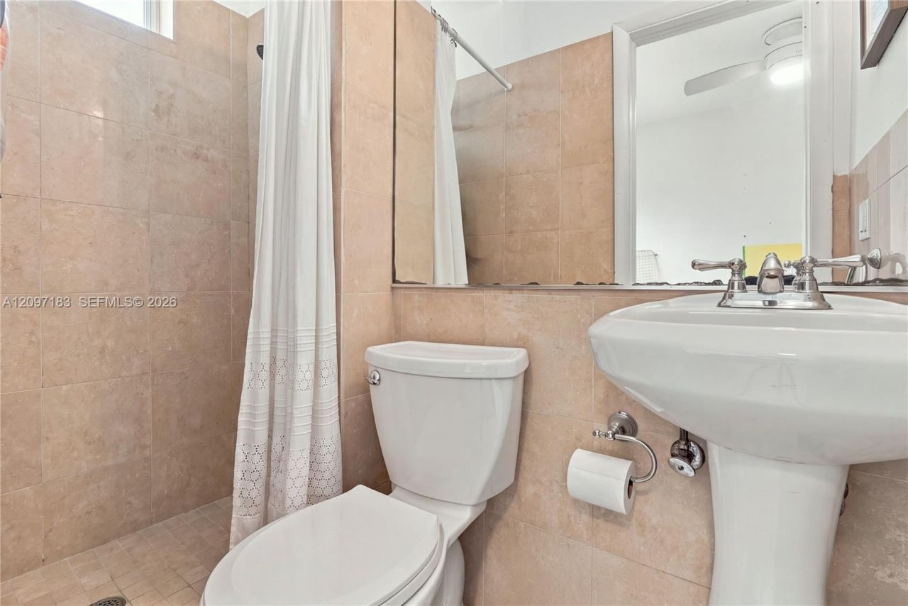 8827 Hawthorne Ave , Unit -, Surfside, FL 33154 Photo