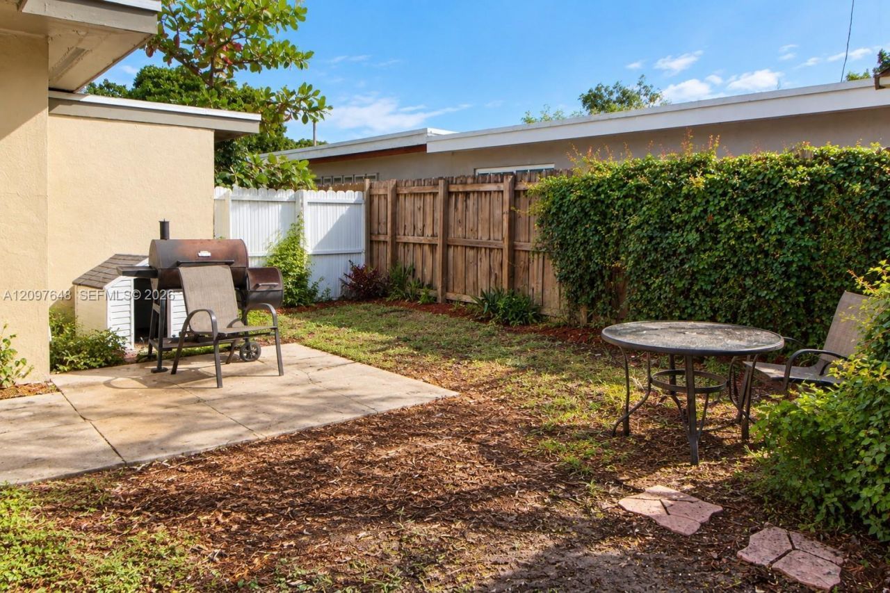 1140 NE 110th Ter, Miami, FL 33161 Photo