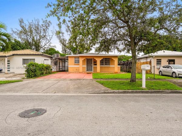 743 E 29th St , Hialeah, FL 33013