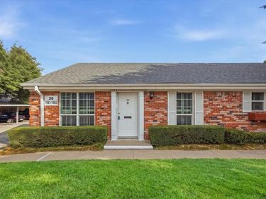 1061 Roaring Springs Road, Fort Worth, TX 76114