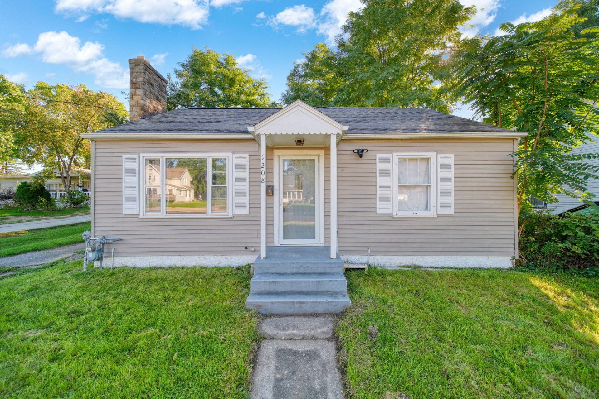 1208 N Eaton Street, Albion, MI 49224 Main Photo