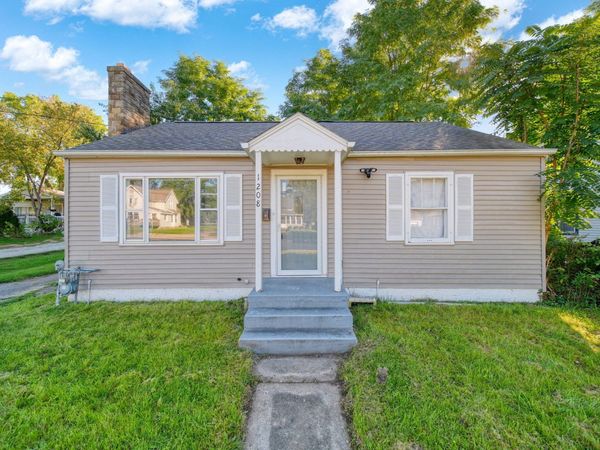 1208 N Eaton Street, Albion, MI 49224