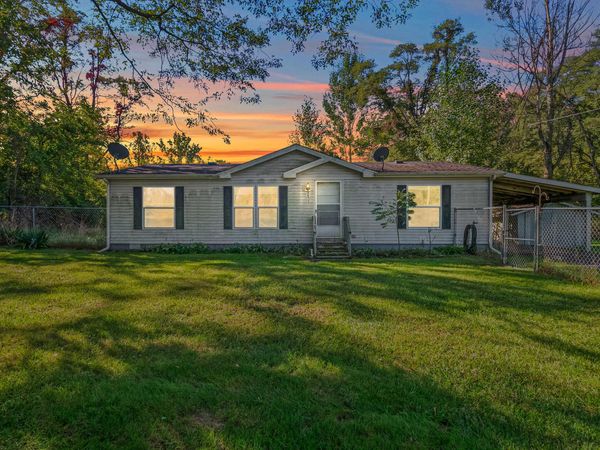 3931 W Bacon Road, Hillsdale, MI 49242