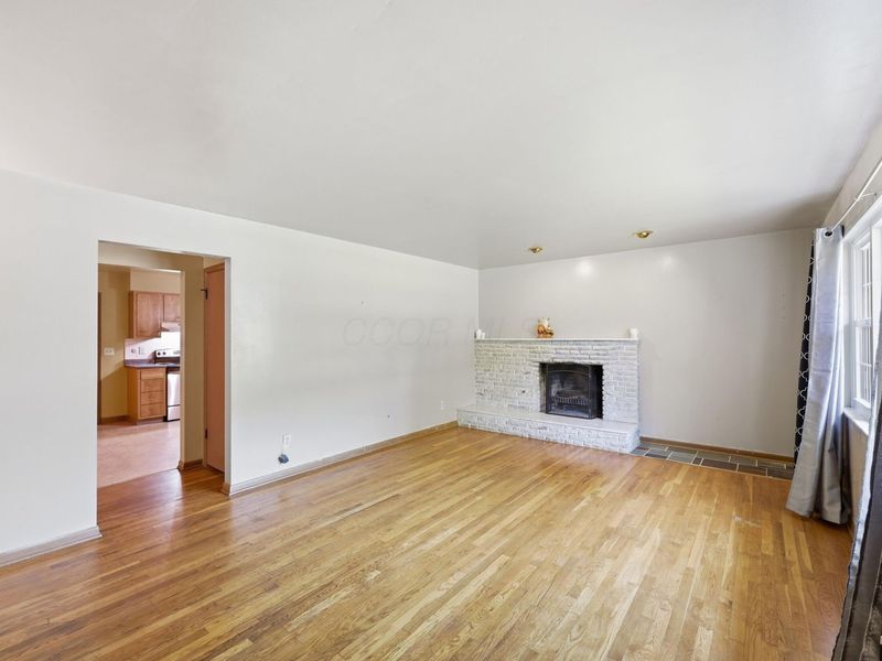 1155 Saling Drive, Columbus, OH 43229 Photo 4