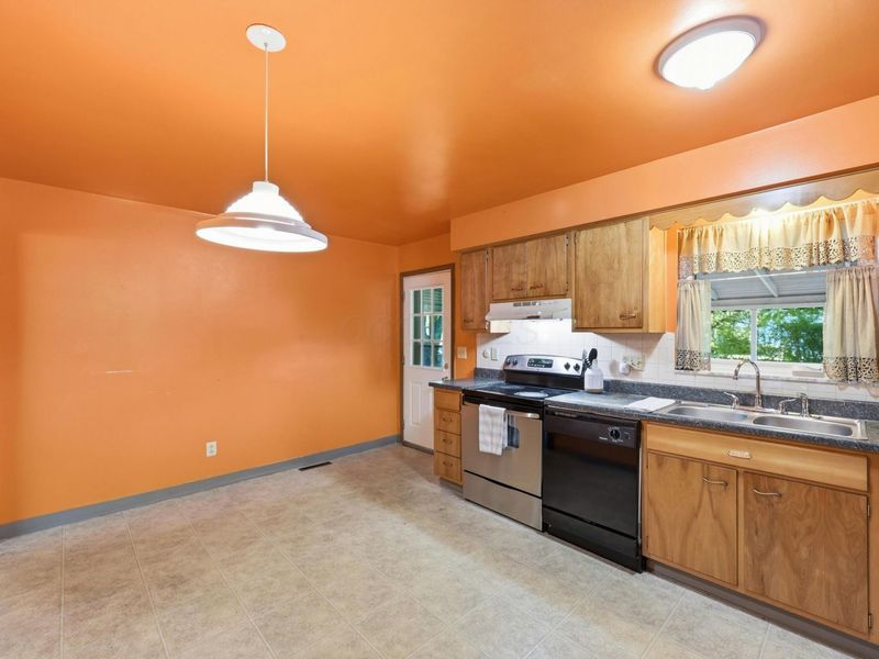 1155 Saling Drive, Columbus, OH 43229 Photo 7