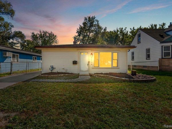 25455 Hanover Street, Dearborn Heights, Mi 48125
