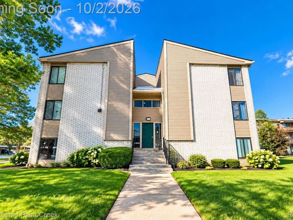 31993 W 12 Mile Road, Unit 313, Farmington Hills, Mi 48334