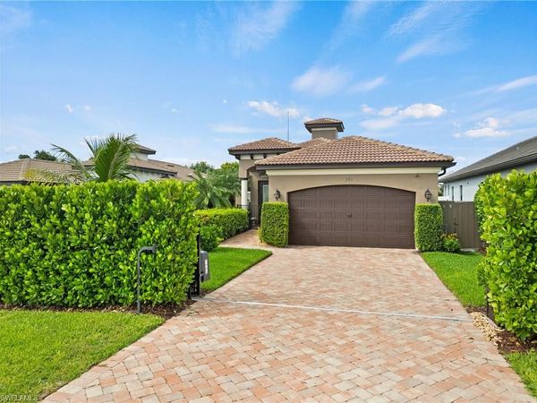 551 99th AVE N, NAPLES, FL 34108