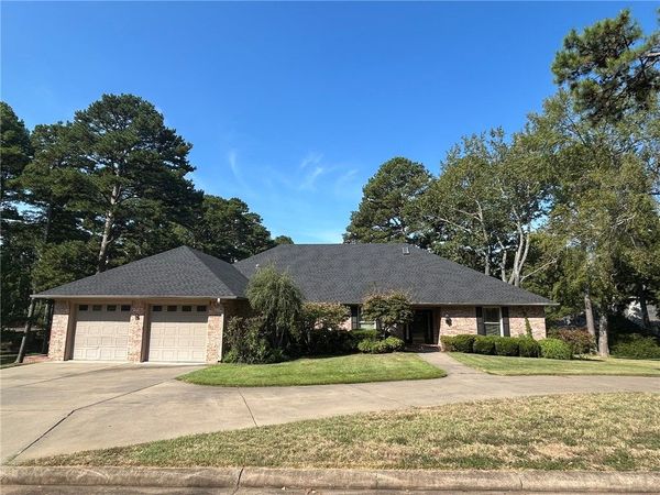 10 Pinewood Drive , Russellville, AR 72801