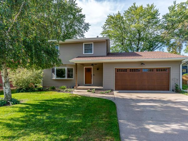 1245 Denniston Avenue , Bettendorf, IA 52722