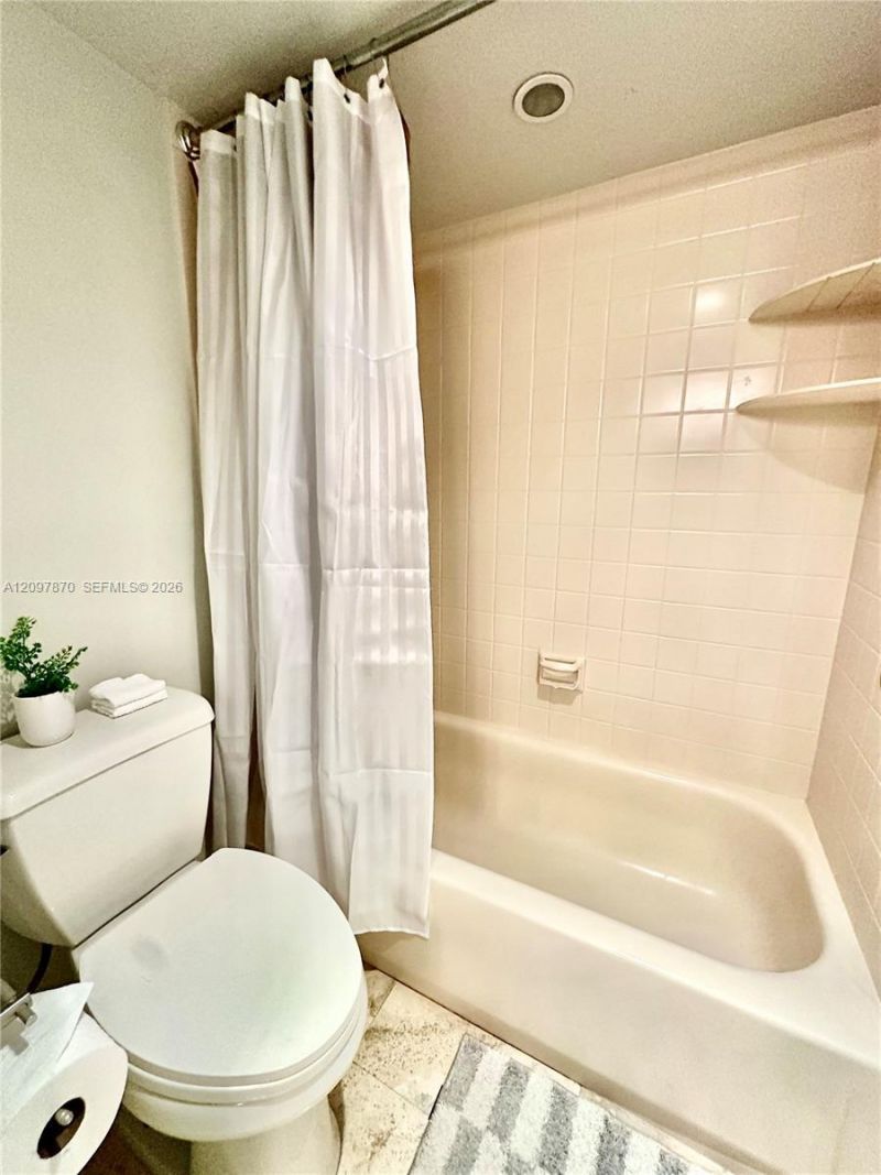 3031 N Ocean Blvd , Unit 404, Fort Lauderdale, FL 33308 Photo