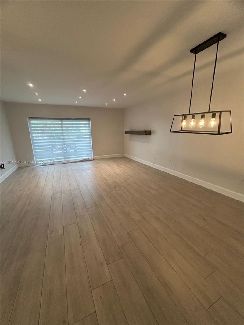 8335 SW 72nd Ave, Unit 203D, Miami, FL 33143 Photo