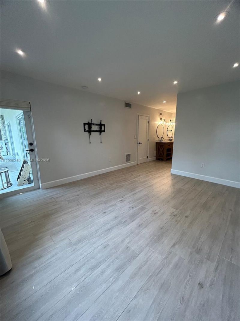 8335 SW 72nd Ave, Unit 203D, Miami, FL 33143 Photo