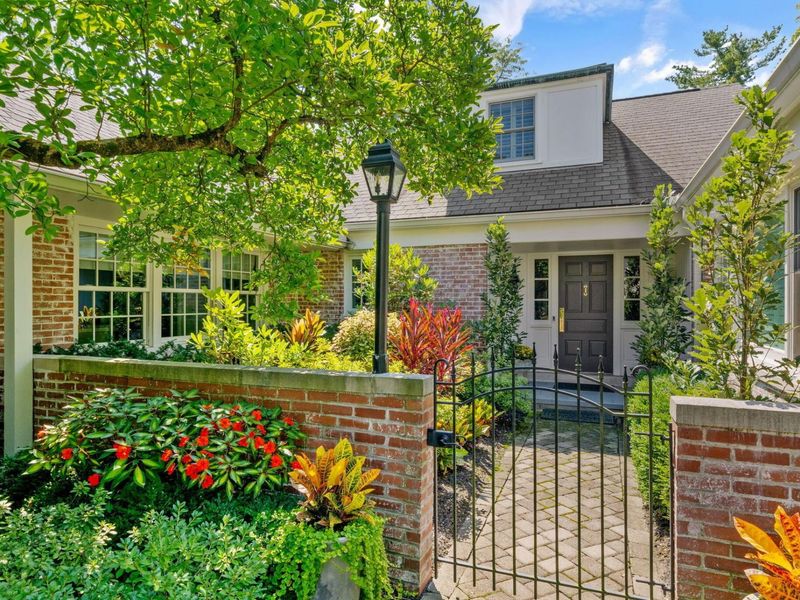 150 Ashbourne Road, Bexley, OH 43209 Photo 1