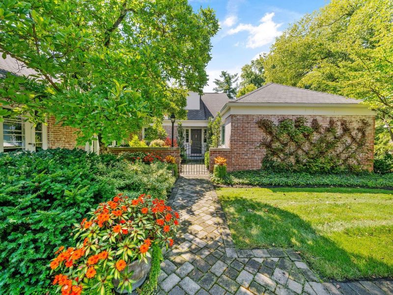 150 Ashbourne Road, Bexley, OH 43209 Photo 2