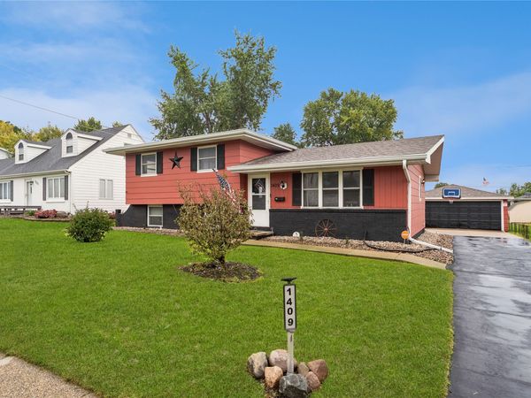 1409 SW Kenworthy Drive , Ankeny, IA 50023