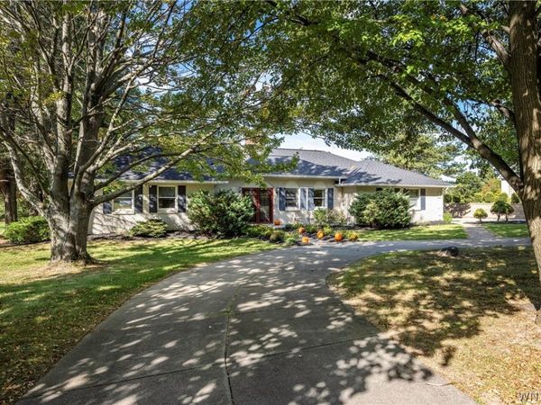 58 Fox Chapel Drive , Orchard Park, NY 14127