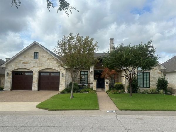 1520 Ridgewood Drive , Waco, TX 76710