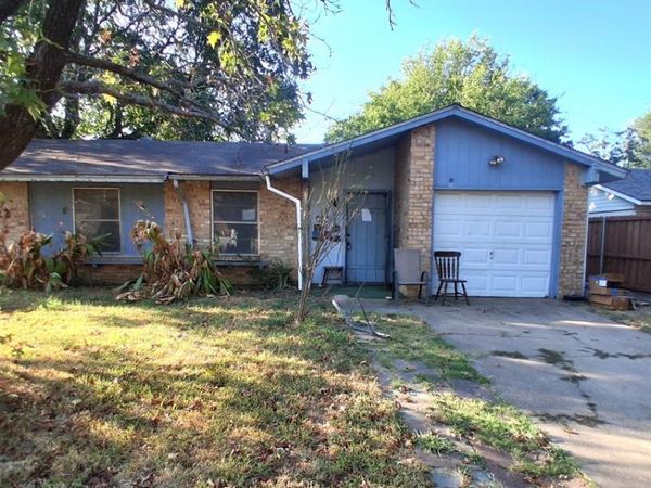 802 Dove Lane , Sherman, TX 75090