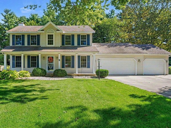 5 Shore Manor Drive, Bristol, IN 46507