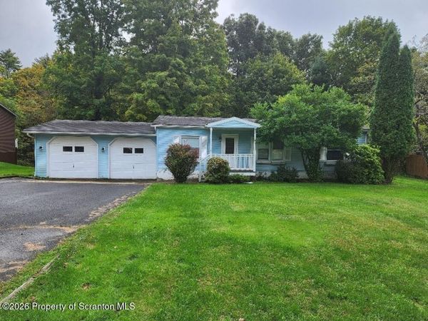 353 Country Club Road , Dallas, PA 18612