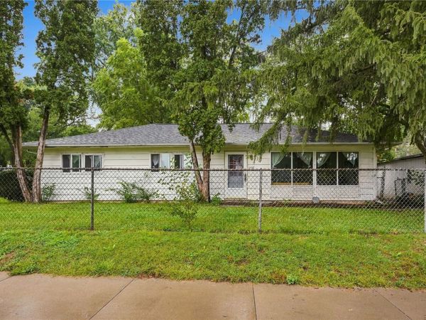 1400 Deforest Avenue , Iowa City, IA 52240