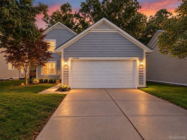 41482 Cornell Drive , Novi, Mi 48377