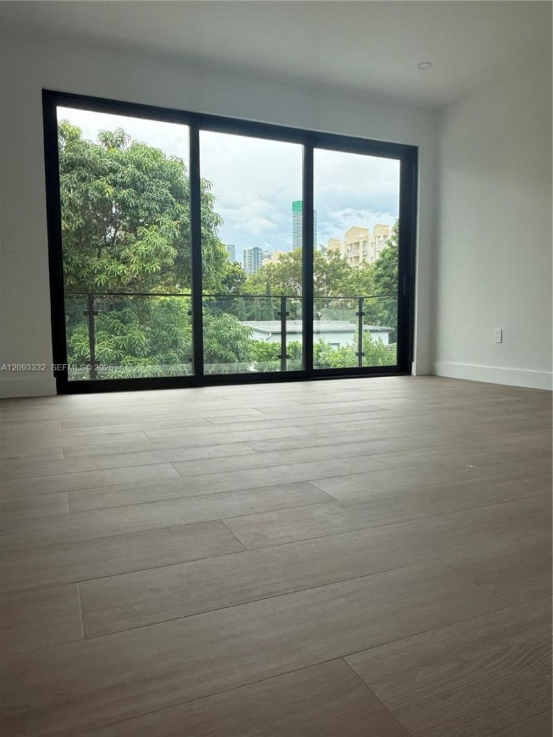 353 SW 23rd Rd , Miami, FL 33129 Photo