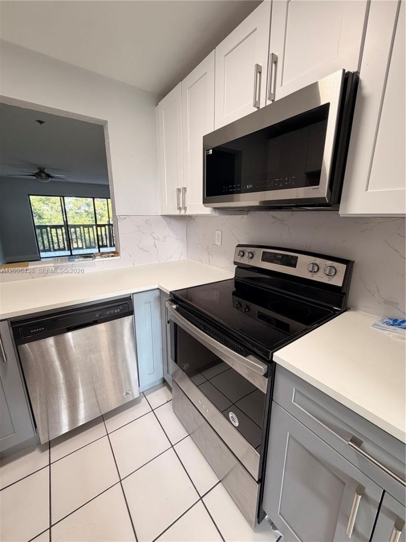 1021 Mockingbird Ln, Unit 404, Plantation, FL 33324 Photo